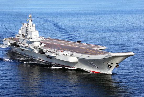 遼寧艦穿越臺灣海峽 臺女星劉樂妍：兩岸是一家人 它會保護我們